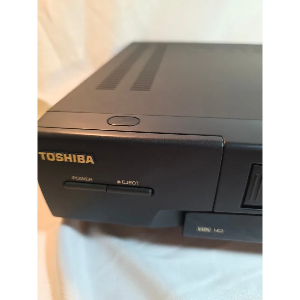 Toshiba M-760 VHS Hi-Fi VCR 6-Head Video Cassette Recorder with Remote & Manual